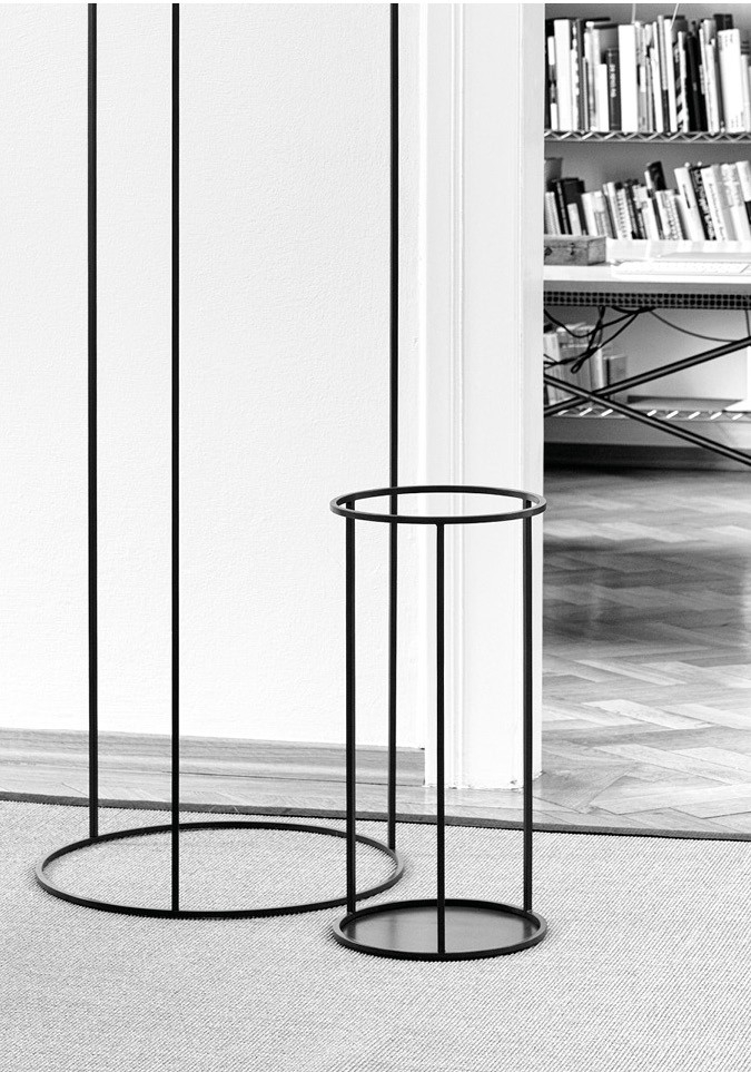 Schönbuch Designer Schirmständer Rack Metall rund schwarz minimalistisch f/p design