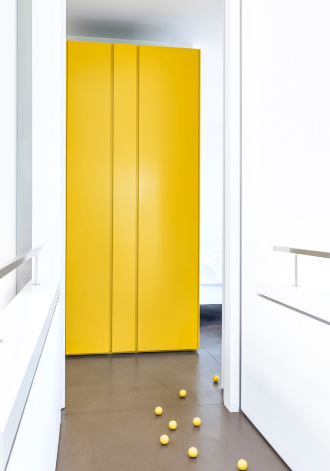 Schönbuch Designer Schranksystem Stripes Holz gelb puristisch individuell Jehs + Laub 
