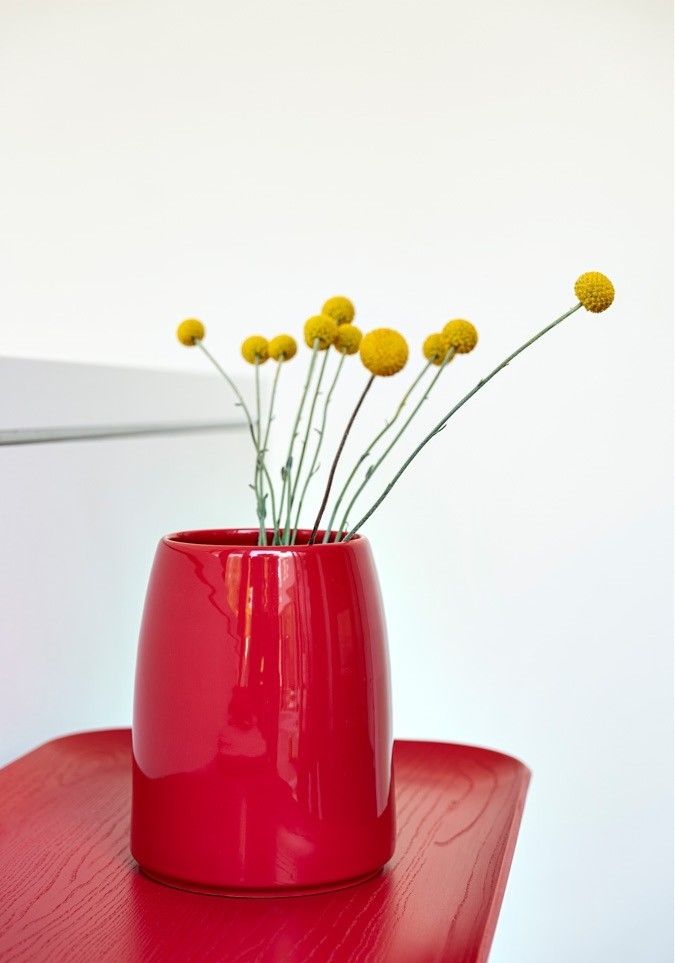 Schönbuch designer vase Carla ceramic round timeless red Christian Haas