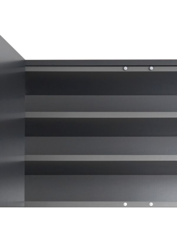 Loose shelf with lacquered finish